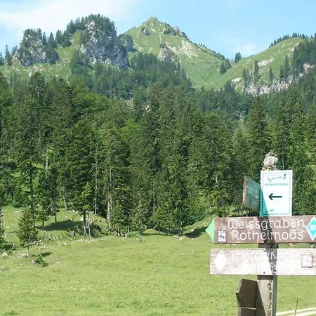 Alpenstern Apartment *